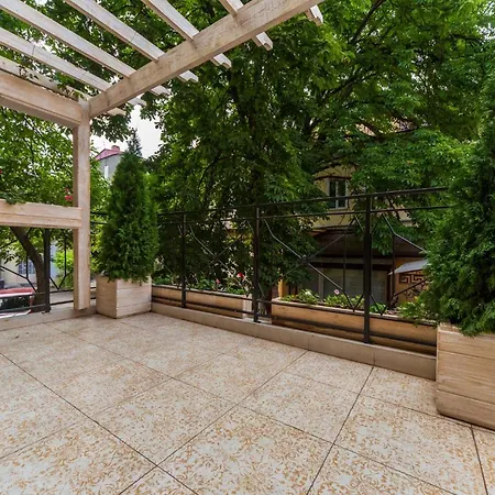 трирівневий лофт із спальнею-укриттям Self Check-in 247 *