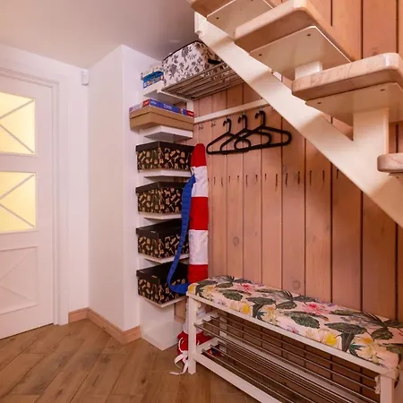 трирівневий лофт із спальнею-укриттям Self Check-in 247 Lägenhet Odessa