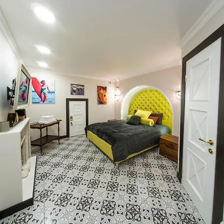 Appartement трирівневий лофт із спальнею-укриттям Self Check-in 247