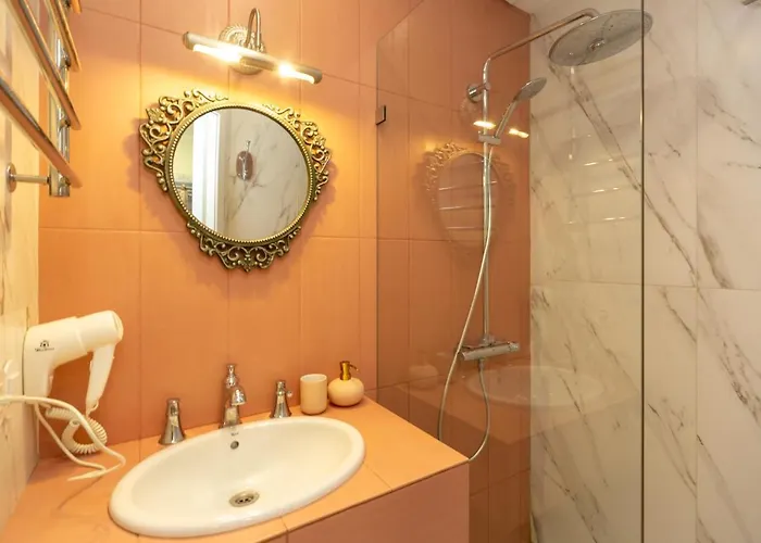 Appartement трирівневий лофт із спальнею-укриттям Self Check-in 247