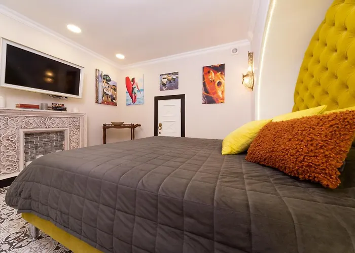 Appartement трирівневий лофт із спальнею-укриттям Self Check-in 247