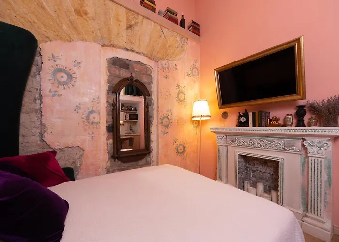 Appartement трирівневий лофт із спальнею-укриттям Self Check-in 247