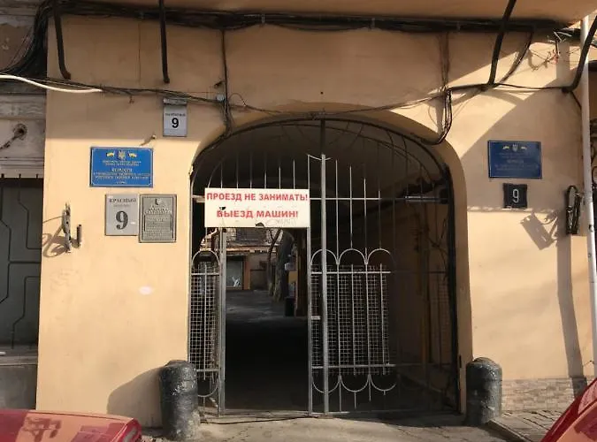 трирівневий лофт із спальнею-укриттям Self Check-in 247 Lägenhet