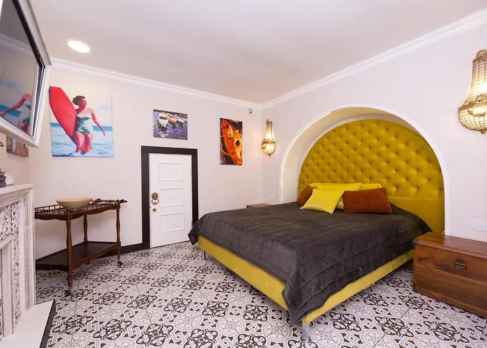 трирівневий лофт із спальнею-укриттям Self Check-in 247 * 오데사