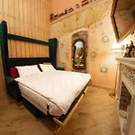 трирівневий лофт із спальнею-укриттям Self Check-in 247 Apartamento *