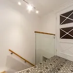 трирівневий лофт із спальнею-укриттям Self Check-in 247 Odessa